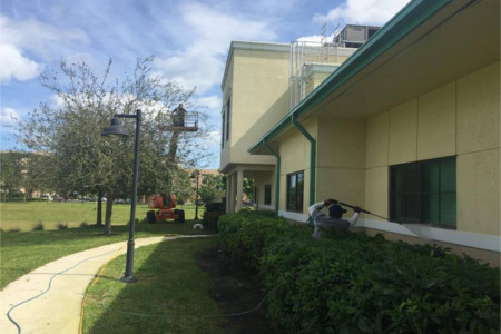 Utilities building pressure washing deerfield beach